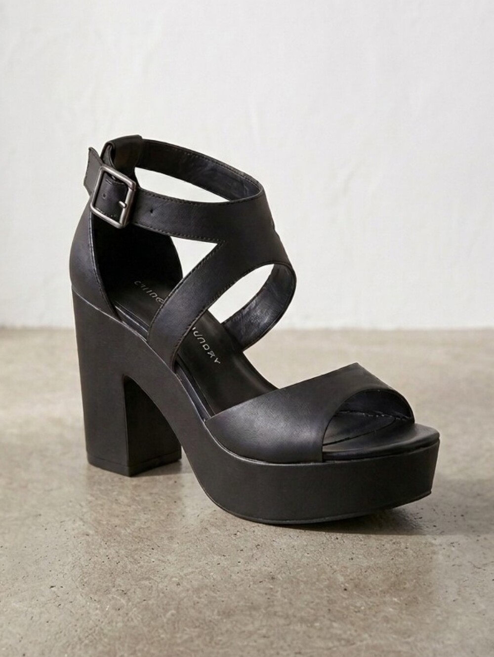 NWOT Chinese Laundry 9 Y2K Whimsigoth Goth Punk Steampunk Chunky Open Toe Heels